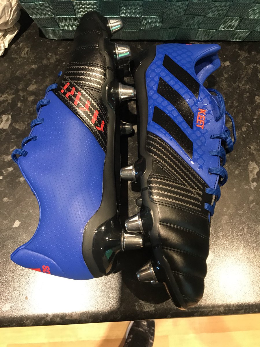 nikitaleeds1989's tweet photo. New boots have arrived #RollonSunday #HunsletLadies #Lovellrfc https://t.co/Ap5Tt2GeMz