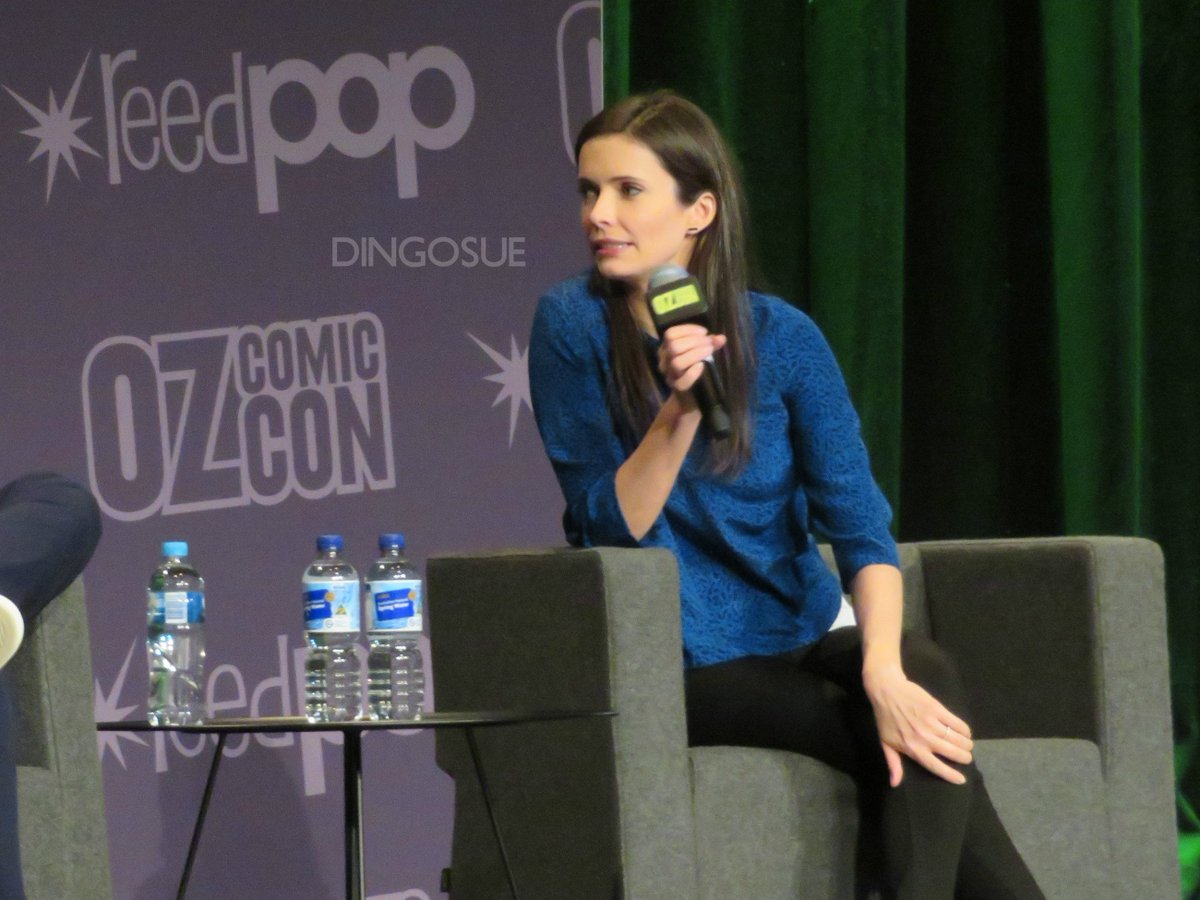 dingosue's tweet photo. Bitsie Tulloch at Sydney @OzComicCon. #GrimmPanel Sunday, October 1st, 2017. #Grimm #BitsieTulloch https://t.co/a6GK1Cwg8z