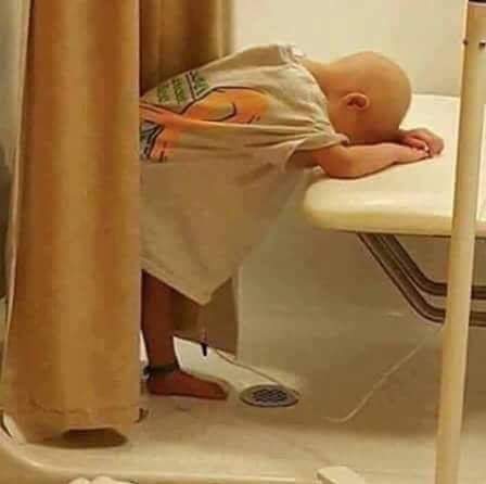 a24ft__rr's tweet photo. #جرعة_امل لو كان عندنا سياسيين شرفاء لخلعوا بذلاتهم وساعاتهم الثمينة وتصدقوا بها على مرضى من أطفال العراق.
أعطوهم الامل كي يعيشوا https://t.co/7VHf7ZAaJ8
