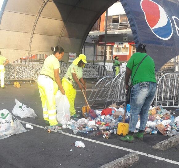 MetroLibrePTY's tweet photo. Operativo especial de limpieza, en diferentes puntos de la ciudad capital. Vía @AAUD_Panama https://t.co/zVfpuetnsB