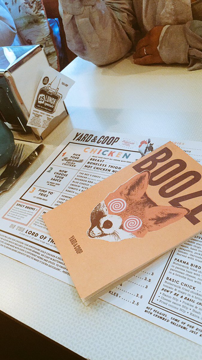 ktnutz's tweet photo. Free chicken, a pitcher of larger and absolute TUUUUNES @YardandCoop 👌🏻🙌🏻🍗🍻 #TopWednesday #ChookOff https://t.co/mRttpjL5at