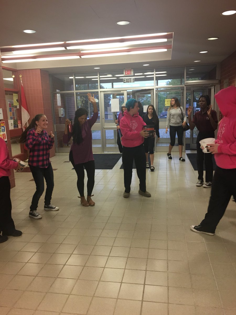 MDoyleLib's tweet photo. It’s National Coming Out Day today and Heart Club celebrated by welcoming everyone with 🌈 gum this morning! https://t.co/yrdRkQmfss