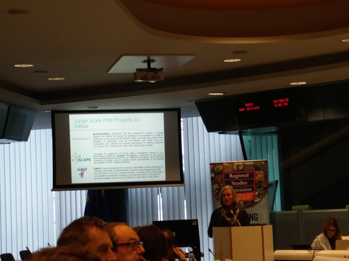 ZsuBodi's tweet photo. #LargeScalePilot projects on #ewrc2017 #urbanlivinglabs session engaging #cities&amp;regions representatives, #mayors https://t.co/kUnJgr5mnn