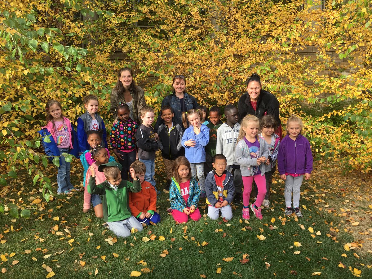 Kilburn Kindergarten takes a moment to enjoy foliage after safety drill #bsdvy