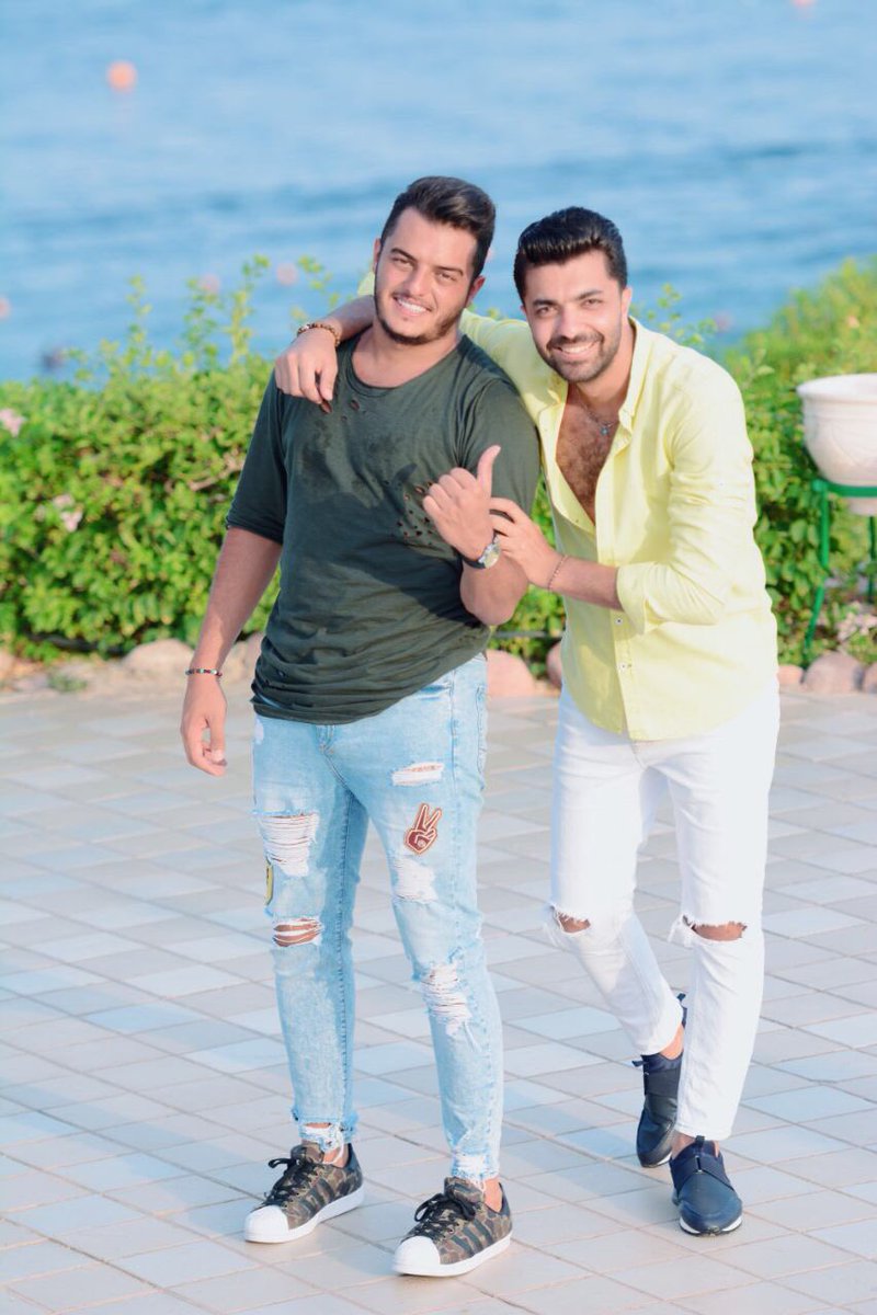 ELCLASICO121's tweet photo. الملوووك 😎😎
 @RaphaelJabbour1 @MohamedAbbas 
محمد عباس و  رفاييل جبور https://t.co/0mvR5B5r8y