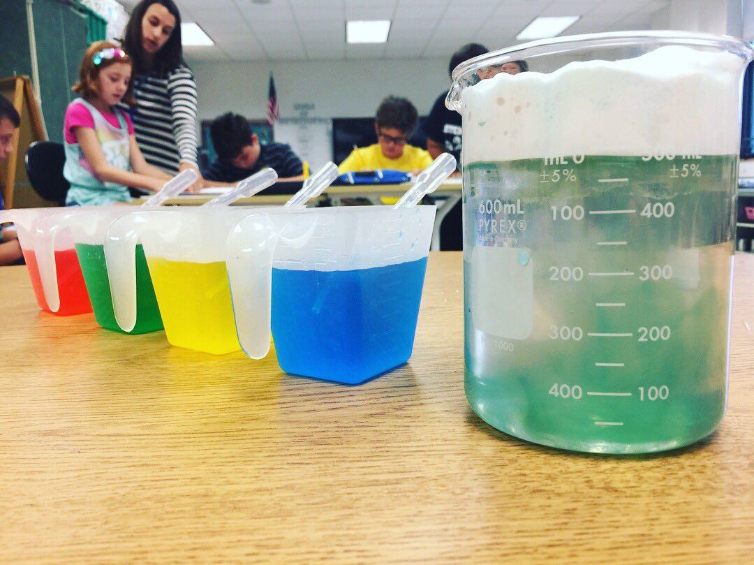mrskellySLH's tweet photo. Shaving Cream Lab in 5 Science π¬ Ask us how we represented part of the water cycle today! @SLHeights https://t.co/Omy5dwRp7d