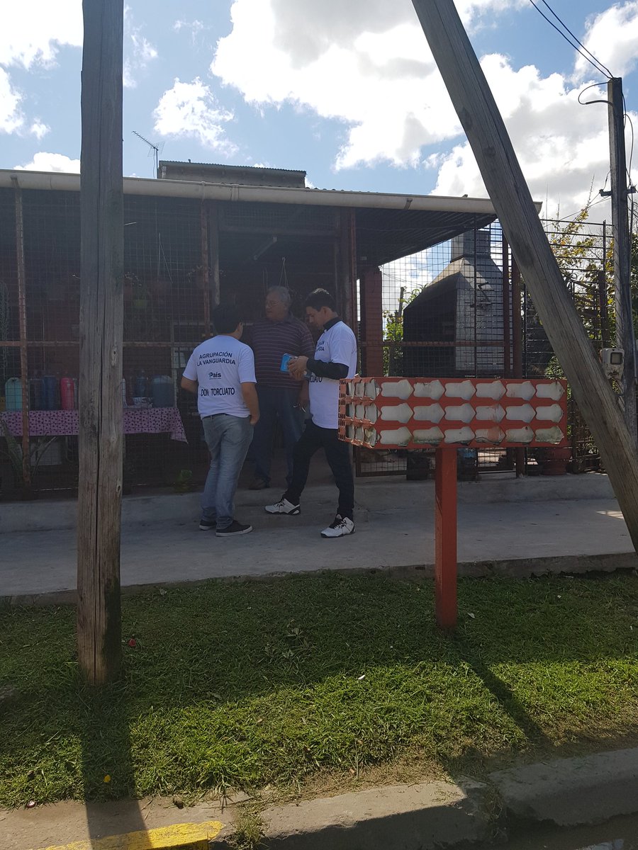 cintistach's tweet photo. [Ahora] Caminamos #Bancalari contándole a los vecinos todo lo realizado y nuestras propuestas @FRenovTorcuato @jmpaesani @GiselaLZamora https://t.co/fK4DPAgqxz