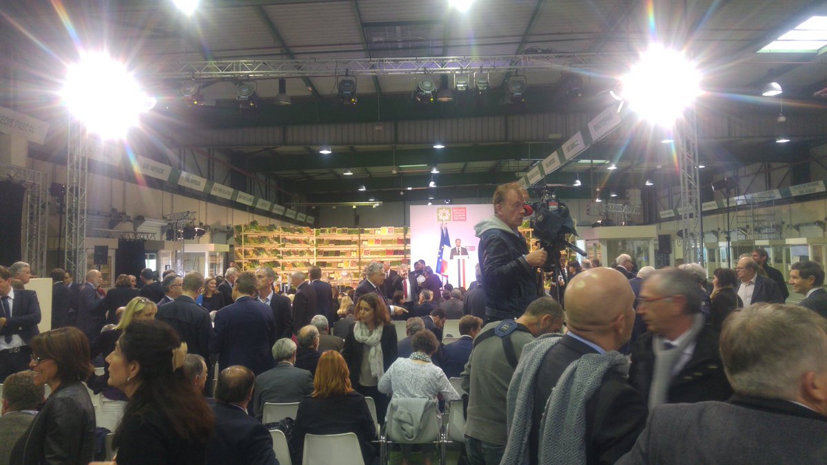 VotezBio's tweet photo. En direct des Etats Generaux de l alimentation !#EGAlim 
Si vous avez quelquechose a dire a @EmmanuelMacron n'hesitez pas... https://t.co/5lyO9T600H