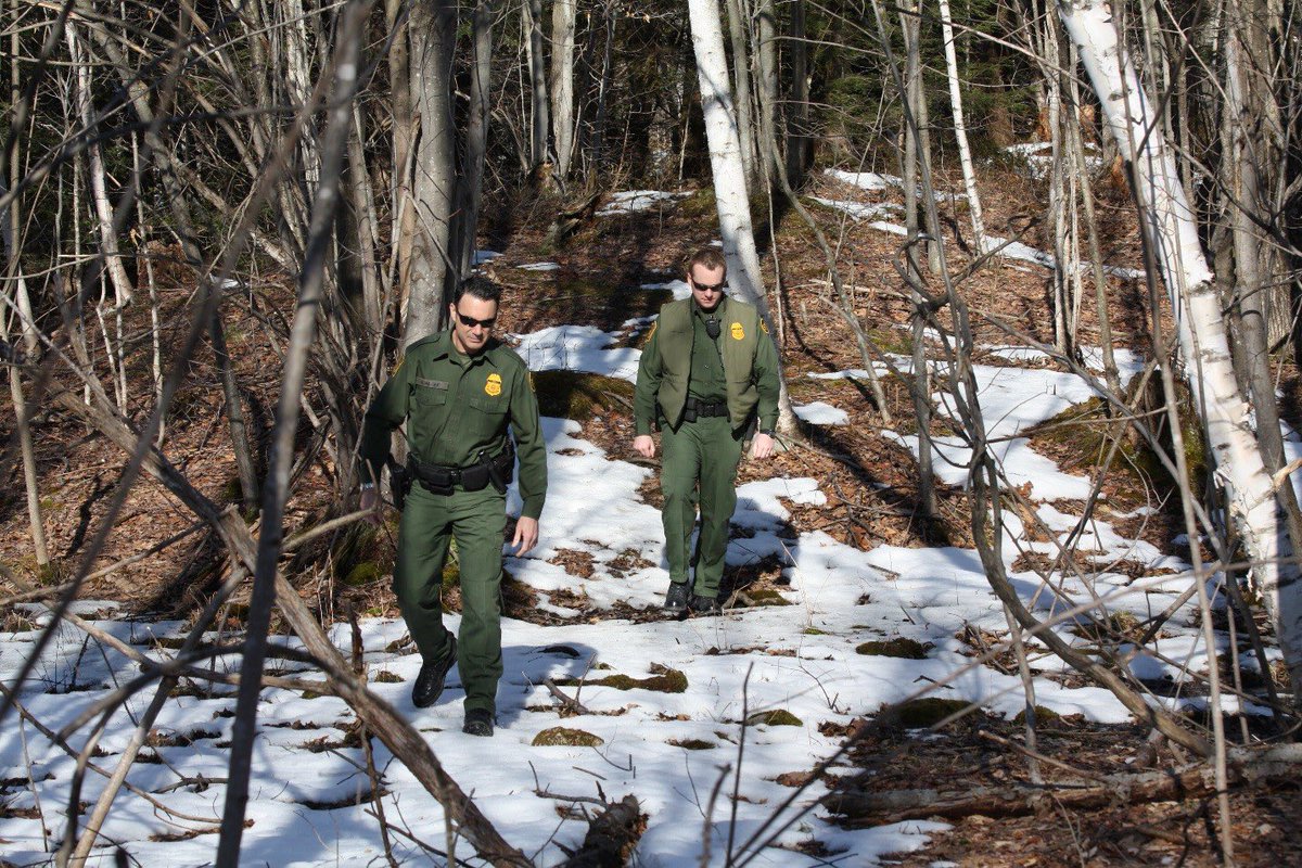 CBPNewEngland's tweet photo. #USBP agents in Vermont arrest 16 involved in human smuggling operation. Read more: https://t.co/mF9ceR5nyD https://t.co/zMm7B5M6nN