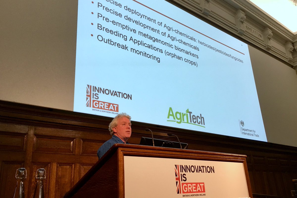 simondocvet's tweet photo. @IainMacLarenLee of @oxfordnanopore describes #GREAT #sequencing #technology @tradegovuk #AgriTech #GameChangingTechnologies2017 https://t.co/eKdth8JFM3