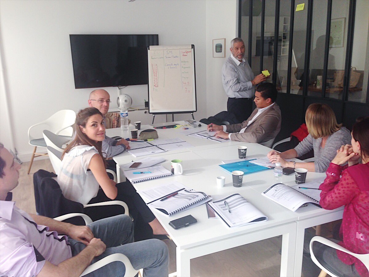 Listen_Too's tweet photo. Pendant 2 jours, formation pour quelques consultants afin de devenir Professionnal Scrum Product Owner.

#scrum #ProductPower #agile #PSPO https://t.co/nlhcCQ4KqH