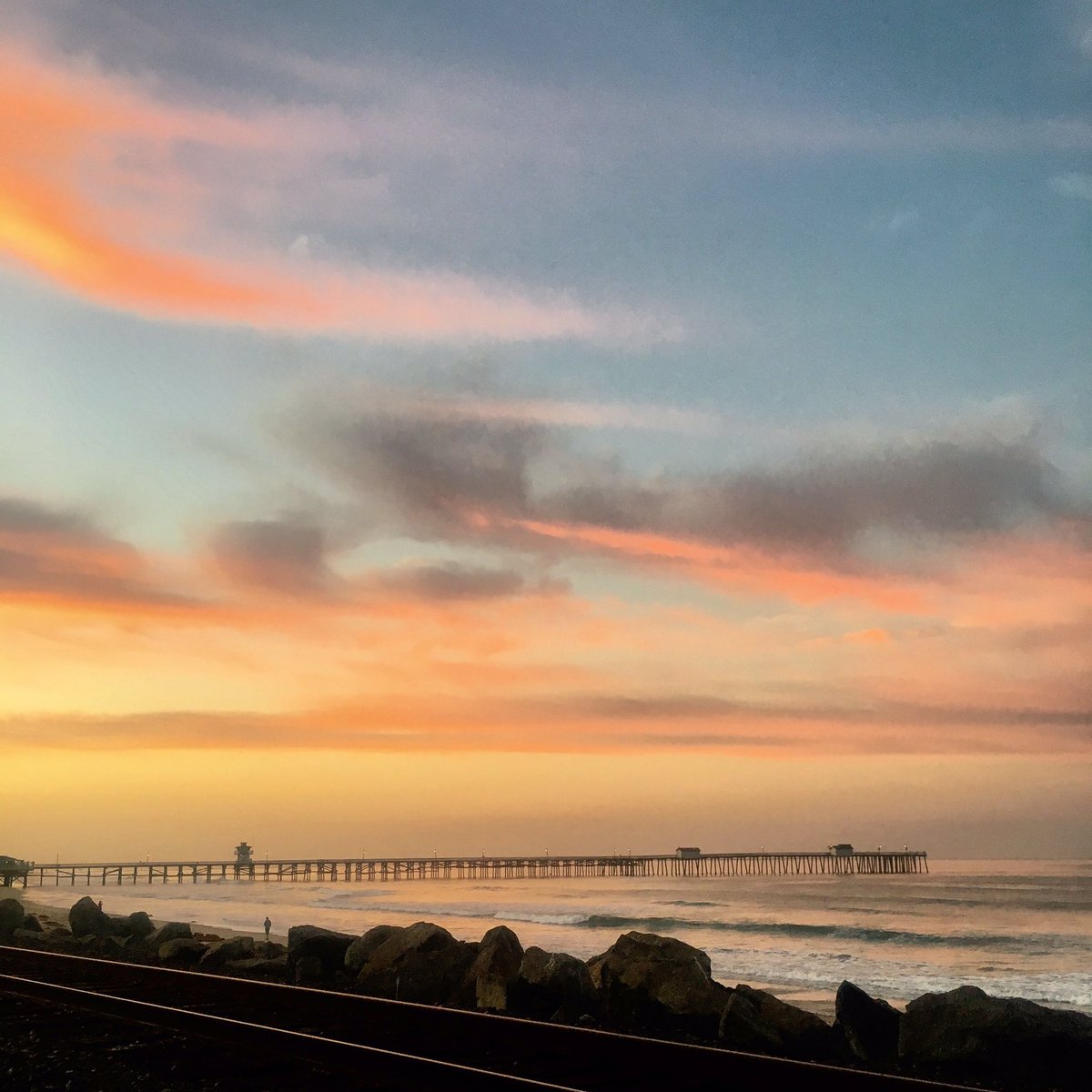 QetBotanicals's tweet image. Pink and orange morning skies ~ It's a new day.  #grateful #organicskincare #greenbeauty #sanclemente #naturalbeauty