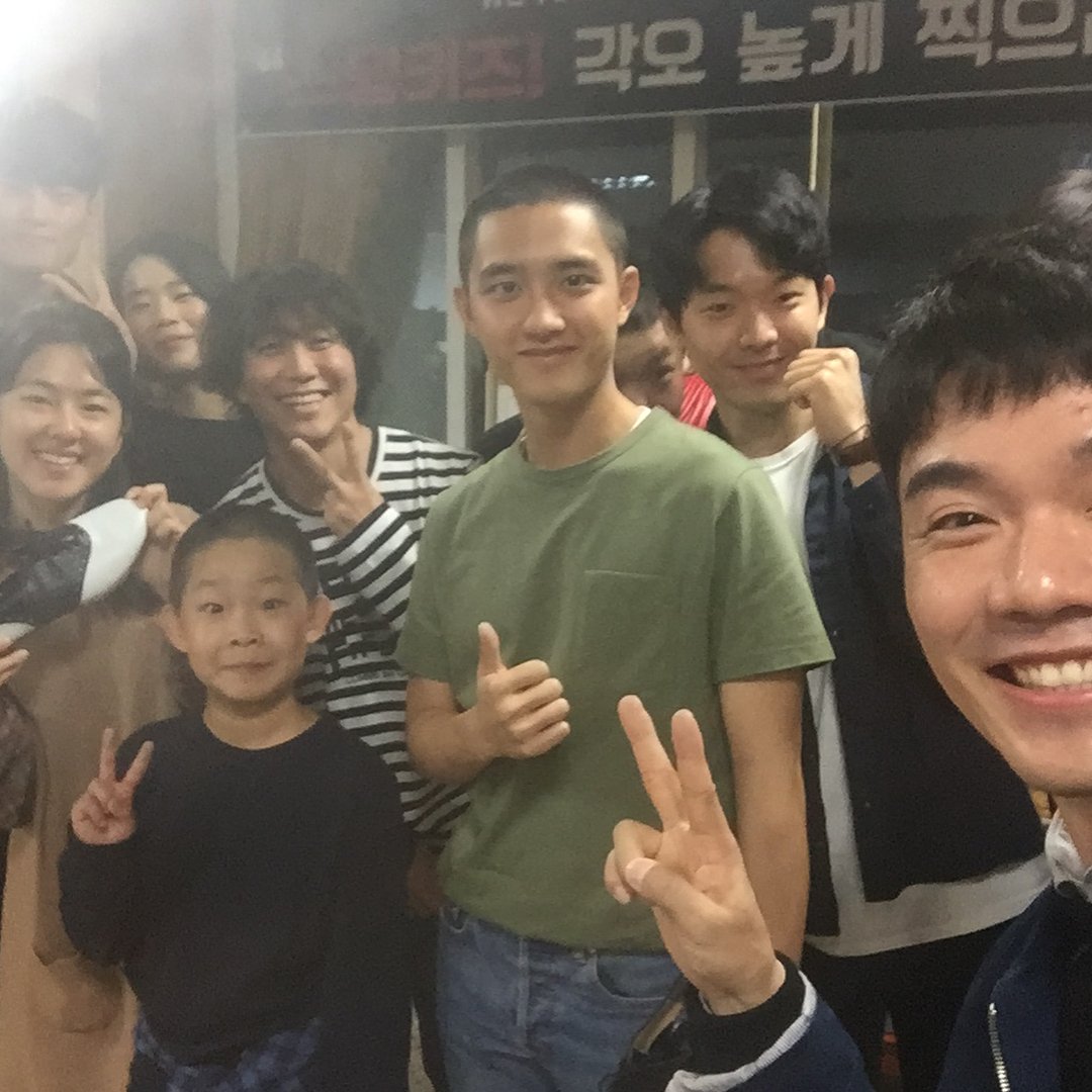 DOThFanclub's tweet photo. วันนี้มีงานบวงสรวงภาพยนตร์ 스윙키즈 (Swing Kids) นำโดยโดคยองซู (รับบท โรซูกี ทหารเกาหลีเหนือ) และพัคฮเยซู
(cr.yonocompany, MANDY_DKS) https://t.co/NhmSMei4dM
