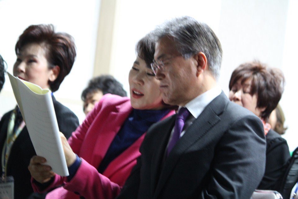 내일부터 문재인 정부 출범 이후 첫 국정감사가 시작됩니다. 지난 보수정권의 적폐를 청산하고 문재인 정부의 성공적인 국정운영을 위해 최선을 다하겠습니다! #국정감사일정 #더불어이니