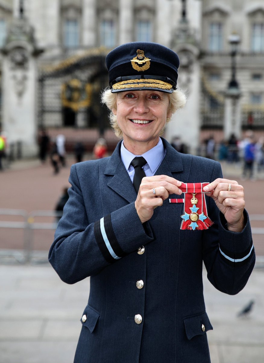 Congratulations to <a href="/ComdtAC/">Commandant RAF Air Cadets</a> who received her CBE medal from The Duke of Cambridge at Buckingham Palace today raf.mod.uk/aircadets/news…