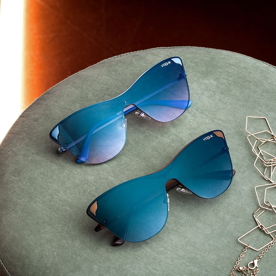 VogueEyewear's tweet photo. You don’t look at everything through the same lens. So why commit to one lens color? #ShowYourVogue #MetallicBeat https://t.co/crSNO0OSGS https://t.co/2vAAawRVTB