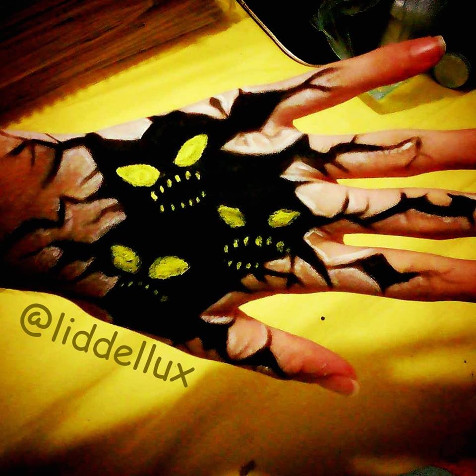 LiddelLUX's tweet photo. "Serán quizás parientes de satanás... Las animas del terroor~ " #animasdelterror #makeup #bodypaint #painting #Inktober #maquillaje #horror https://t.co/lmfj34AWXv