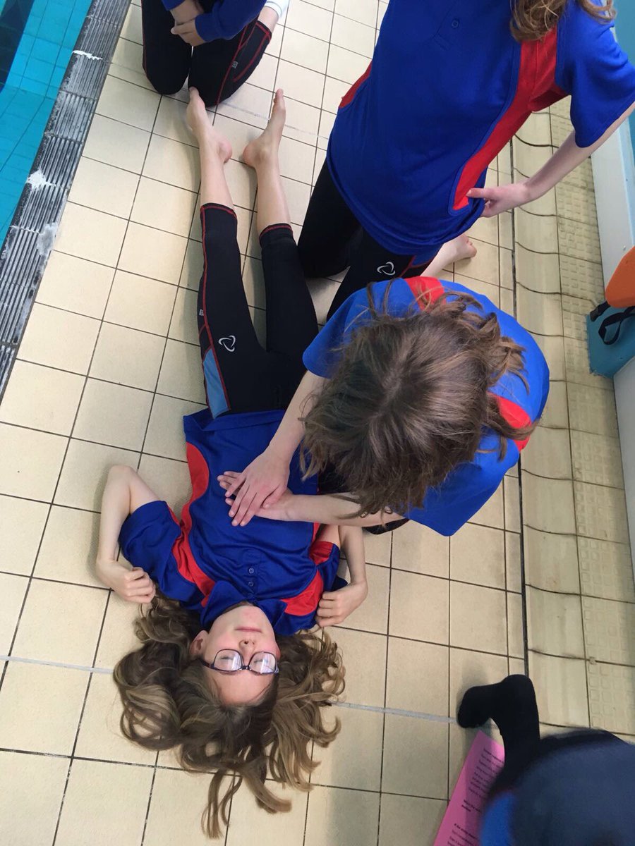 OlchfaWellness's tweet photo. Year 8 iThrive Learning CPR- playing different roles effectively and responsibly #iThrive #OlfchaPride #iLearn https://t.co/vZK3KciCBA