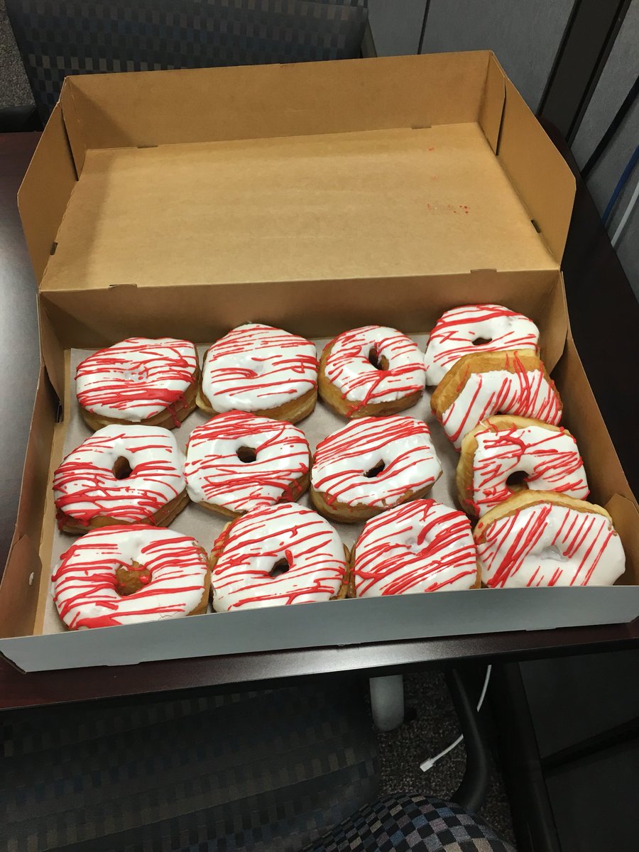johnsmit14's tweet photo. @NextKirsten surprised @CoreLink_ today with some wonderful donuts to support @RMHCFargo thanks Kristen! #forRMHC https://t.co/3Bsn0qEFV9