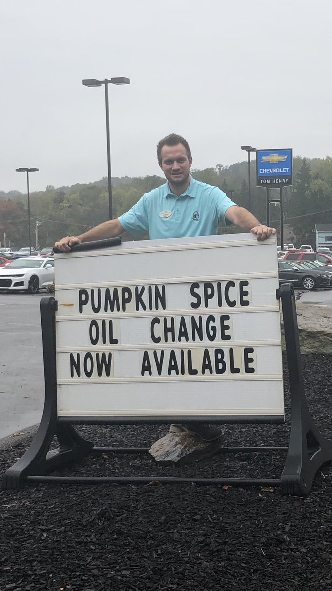 cwarbs00's tweet photo. Hey @rickdayton and @CBSPittsburgh are you ready for your next oil change? Glad you got a kick out of our sign! https://t.co/j1At192Hkb