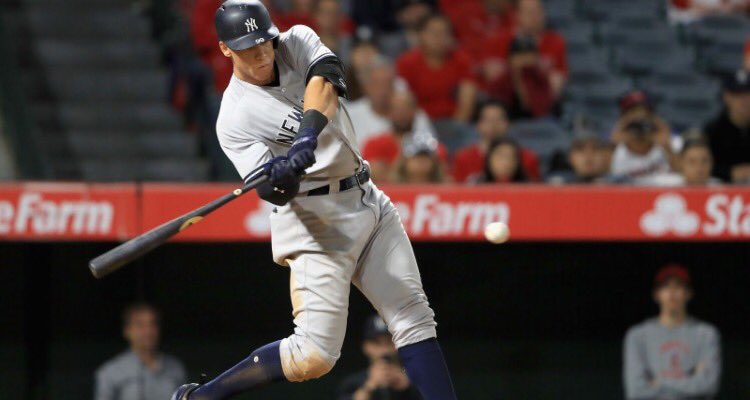 BasebaIlKing's tweet photo. Who wins game 5 tonight?
RT for the Yankees 
Like for the Indians https://t.co/lQMKuiuNmz