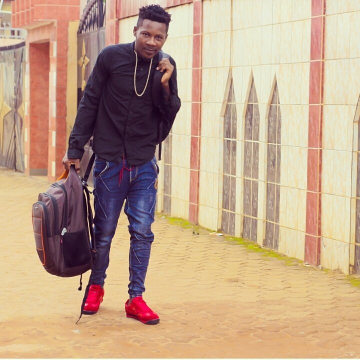 lesly_baya's tweet photo. Douala je suis déjà là.
#DérangerMediaTour
@lebamusic @237Showbiz @237Xclusive @Cameroonmedia @237Music_Promo @kinnakasblog @BiMstr237 https://t.co/MIe8zQZy5E