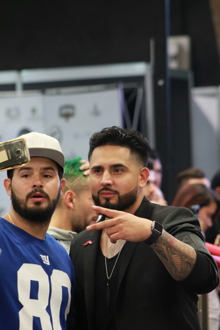 Esmeoficial_'s tweet image. Preparados para una selfie? #loscutit