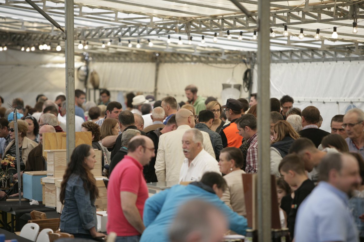 TurismoAsPontes's tweet photo. Imaxes da IX #feira do #queixo do #Eume e #mel de #goente celebrada o domingo 8 de outubro. Ver todas as imaxes: https://t.co/8pngSJDa19 https://t.co/n3foXduHsy