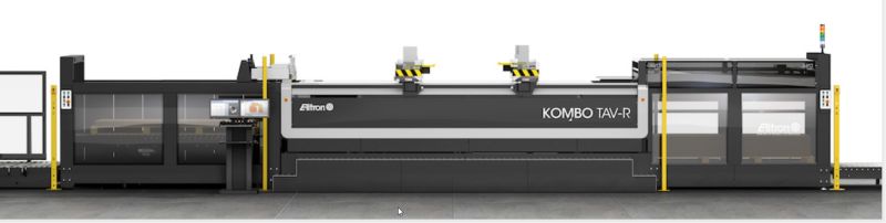 PackEuropeEli's tweet photo. Interesting chat with new @FEFCO member @ElitronIPM finding out about Kombo TAV-R, a flexible, modular&amp; innovative dieless cutting solution. https://t.co/E8yKayC1hE