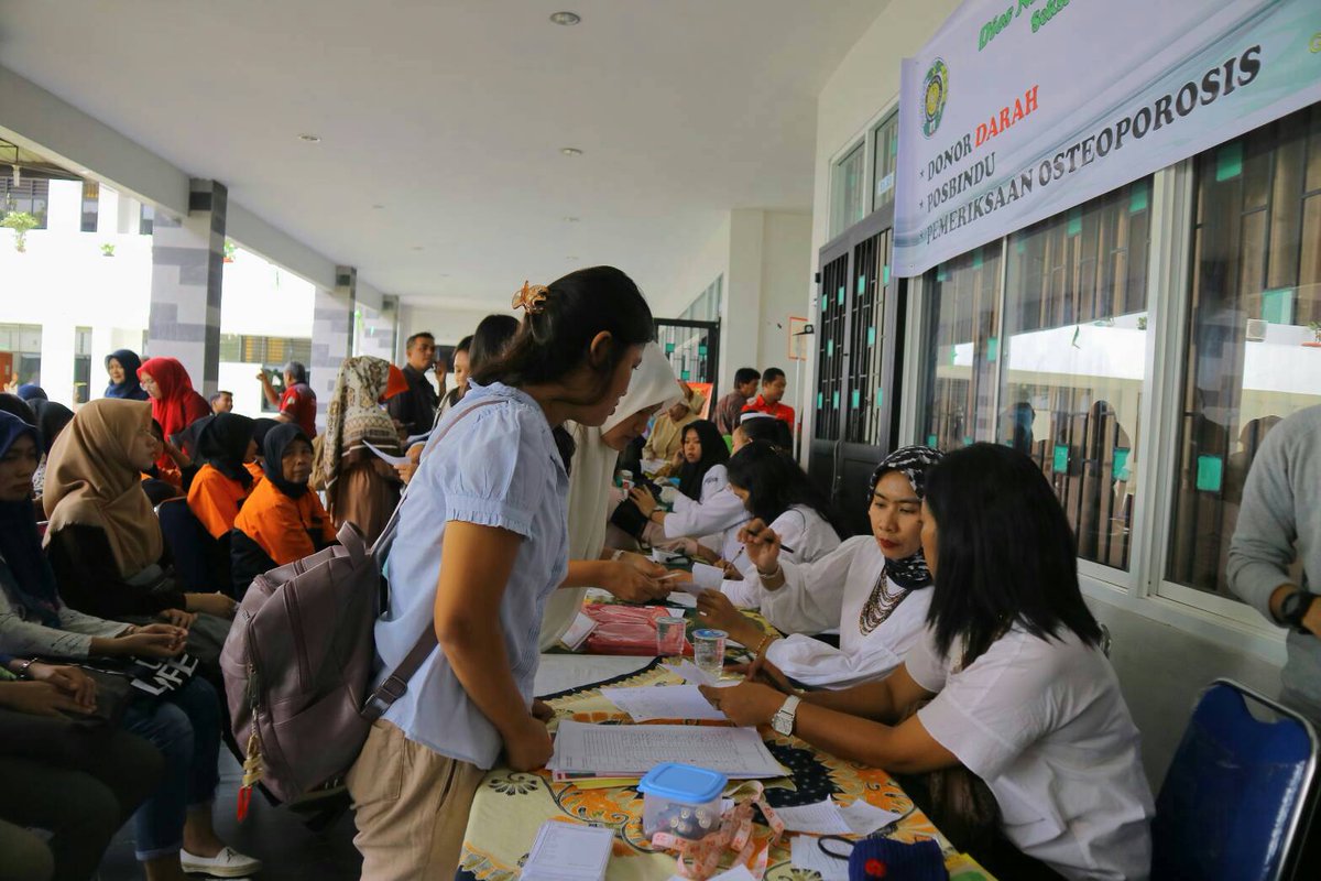 PEMAFKM_USU's tweet photo. Kegiatan Donor Darah, POSBINDU &amp; Pemerikasaan Osteoporosis dalam rangka Dies Natalis FKM USU ke-24

Check this out : https://t.co/vODjOiFLXc https://t.co/xygFghodRR