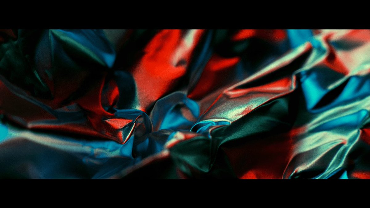 ParadaxPeriod's tweet photo. Experimenting with the ordinary - Filmed with a Schneider vintage lens. Merging macro and cinematography. Starring @CGSerwyn 😱 https://t.co/3qQYfcNyba