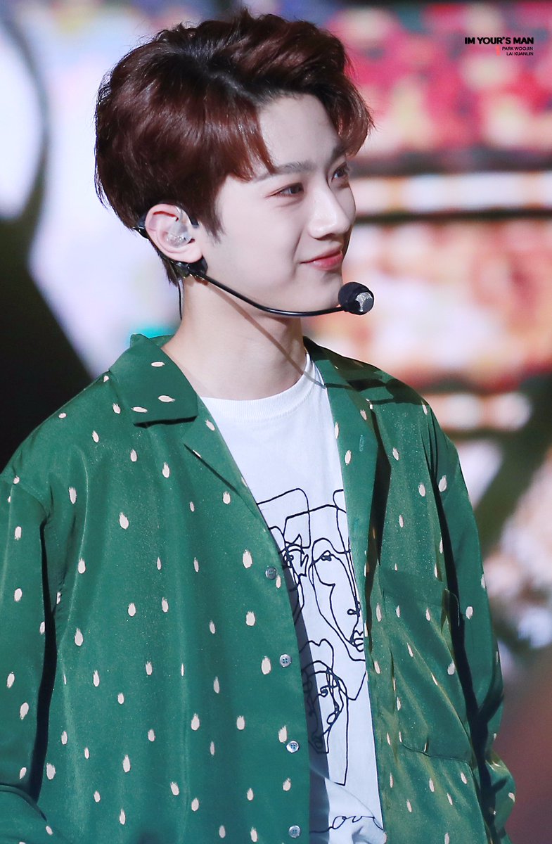 imyourman223's tweet photo. 170930 HQ KMF #라이관린  #워너원 
우리관린이 너무잘생겼어요~ https://t.co/xSMWuIrfmG
