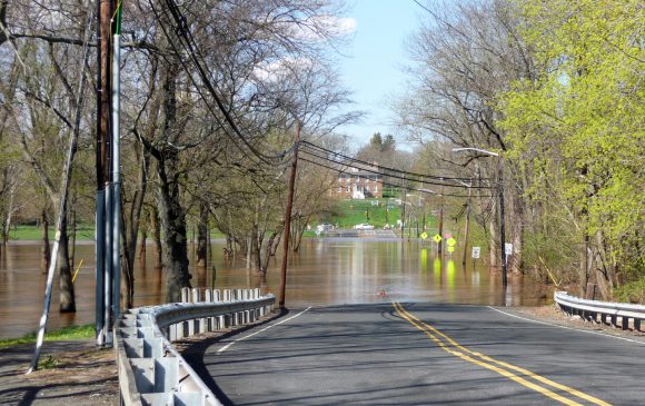 RutgersNJAES's tweet photo. Rutgers to Conduct Climate Master Volunteers Feasibility Study #NJAES #Climate #Flooding https://t.co/FXiI4s2TyP https://t.co/l62qhso3ha
