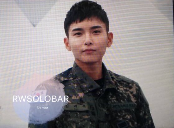rwsolobar's tweet photo. 171011 지상군페스티벌 #Ryeowook #려욱 Photo by yao https://t.co/VpQF0GMMQa