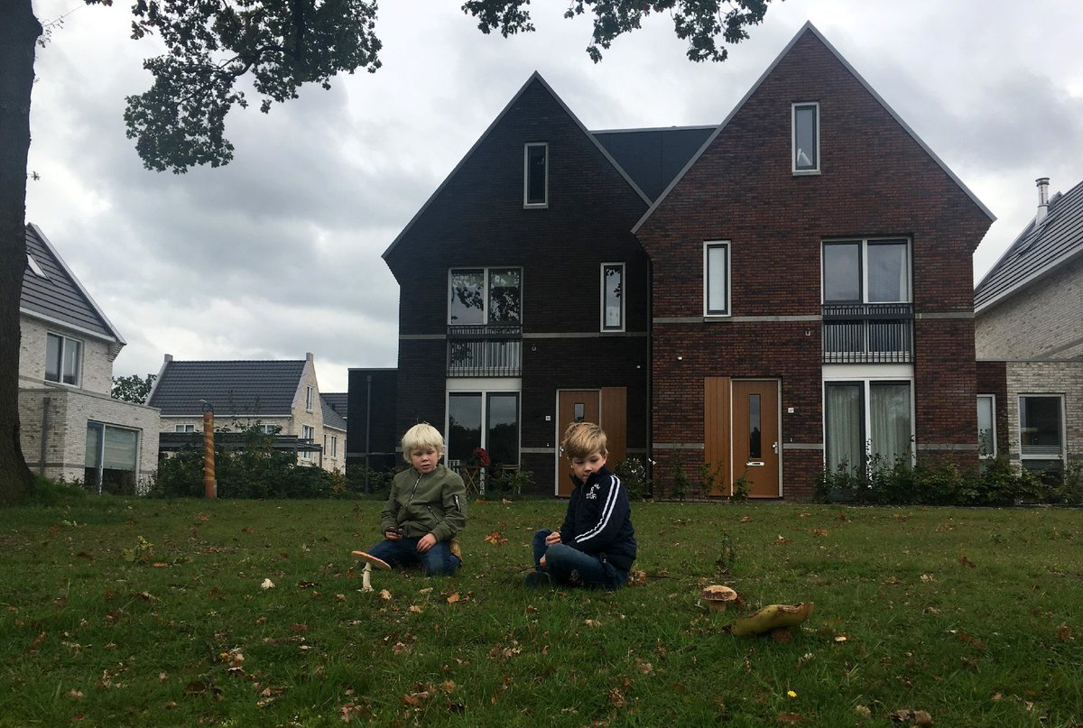 TSBouwVastgoed's tweet photo. Vandaag de eerste beelden geschoten voor de nieuwe website van #TSBV in de Zonnetuin in #Apeldoorn. Dit wordt mooi! #foto #bouw #website https://t.co/YHJEcounQn