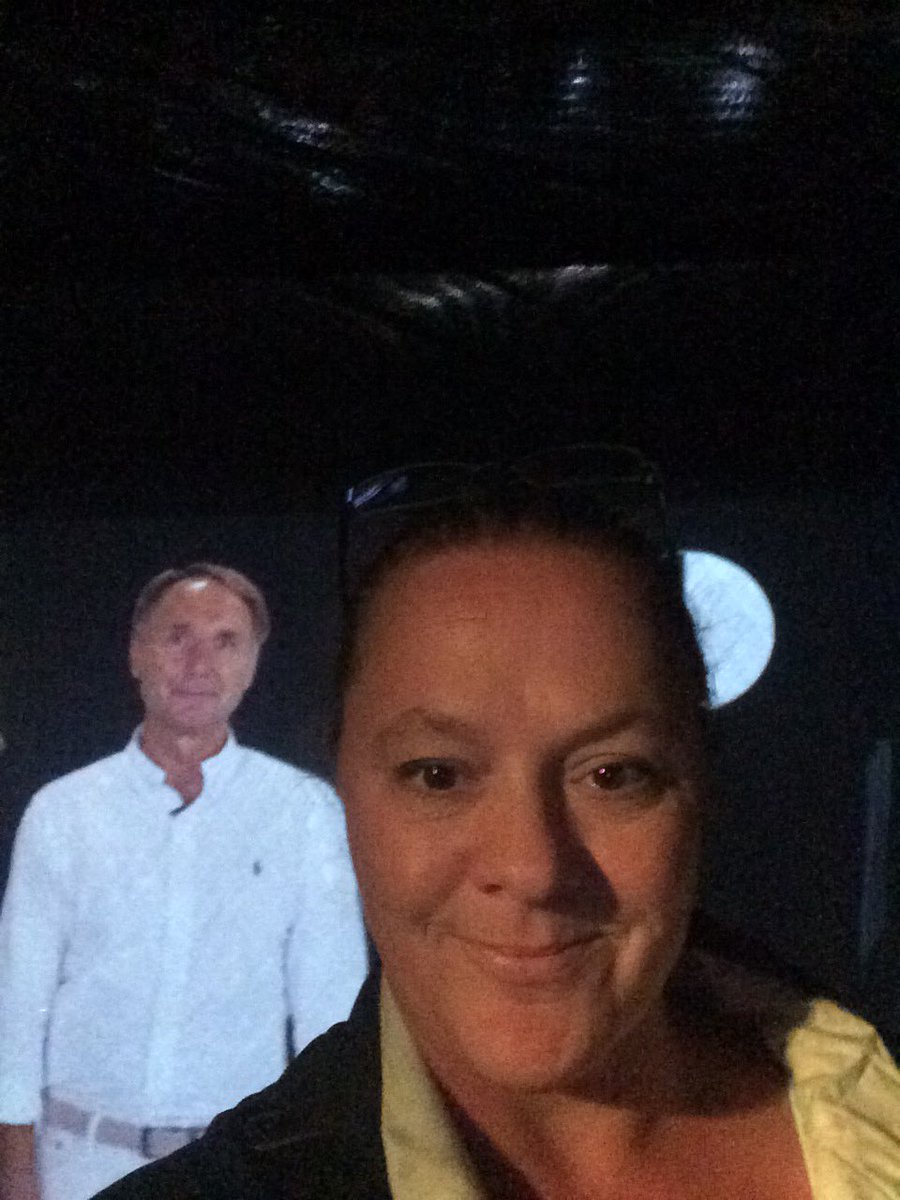 #AKODANBROWN #OORSPRONG selfie met Dan Brown tijdens experience op Utrecht Centraal Station #LOL en kans op geweldige prijzen