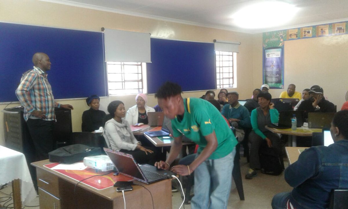 KidsInICT's tweet photo. @TkeoiB @AfricaCodeWeek #StadtPrimary #Mafikeng #TrainTheTrainerWorkshop @DBE_SA https://t.co/xkayrdBmnX