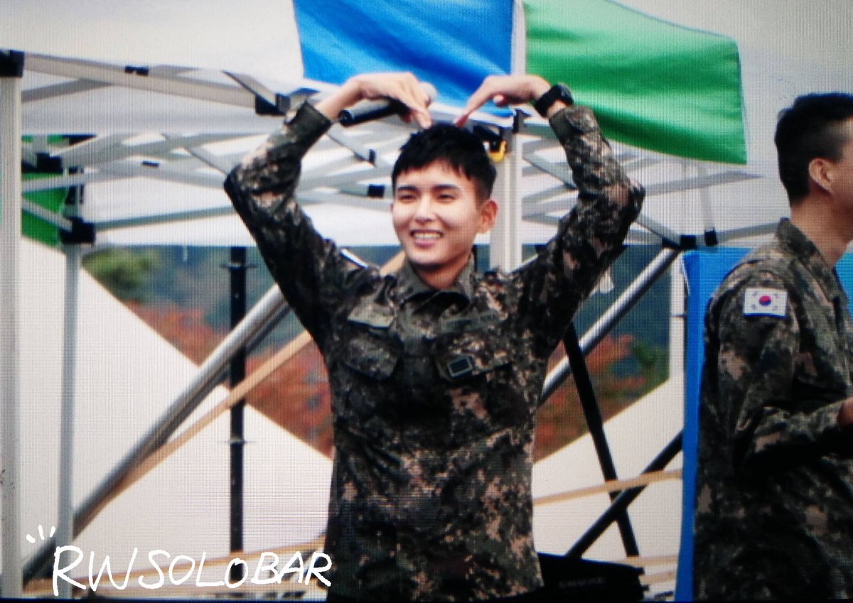 rwsolobar's tweet photo. 171011 지상군페스티벌 #Ryeowook #려욱 Photo by yao https://t.co/2YtB1gkrgw