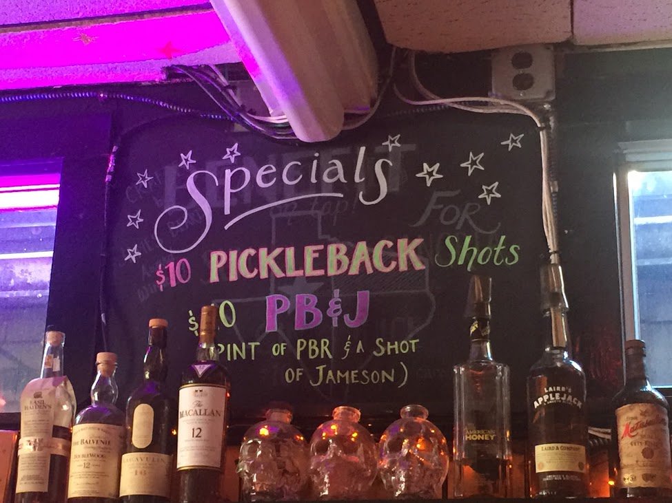 pointbrealty's tweet photo. It's good to be a #divebar @TheRitzMV - new #menu same good music #karaoke &amp; more https://t.co/PSq7PebS3J #oakbluffs https://t.co/qok2LWrU1A