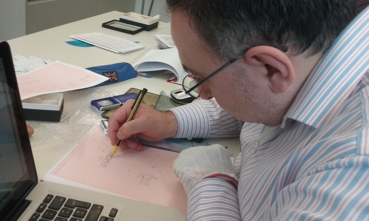 MirkoSurdi's tweet photo. 2nd day at #JenaUniversity:handcopying a babylonian cuneiform tablet of king Sinkashid(2000 B.C.) #Hilprechtcollection #Germany #Mesopotamia https://t.co/OF9YvPFQpO