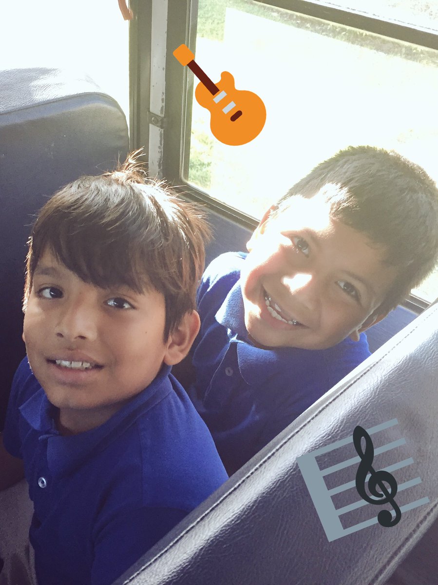 MsQuinFTW's tweet photo. Thanks to @artisnaples for hosting us this morning. These kiddos loved learning from you. @AVEDragonStrong @CollierFineArts https://t.co/LeJZBR2eFl