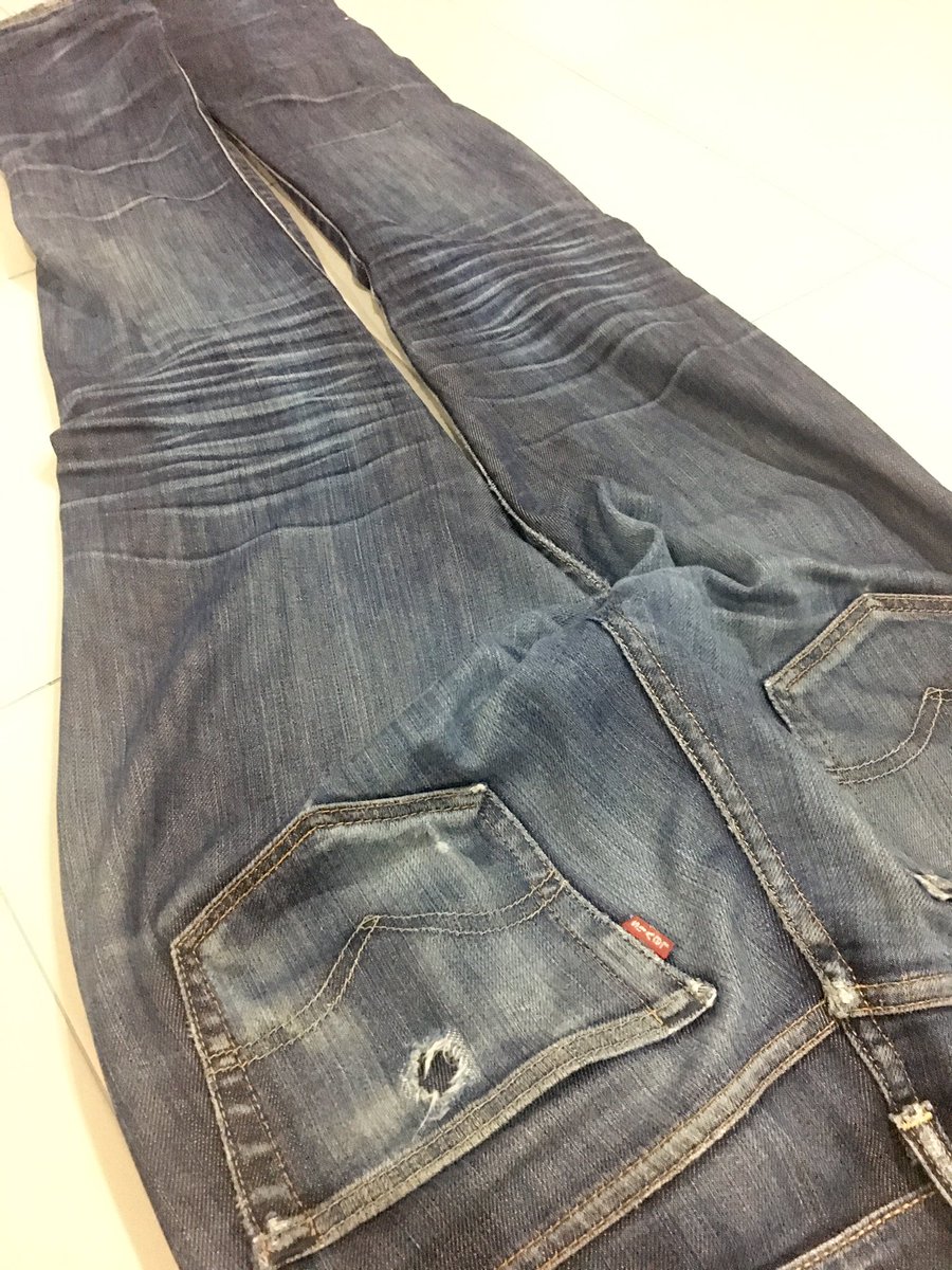 GibbyisFlying's tweet photo. My Levis Raw, (4 Years 4 Months).
Whiskers &amp; Honeycombs &amp; Ripped
(4 wash, 4 soak). https://t.co/PzMsXgwYoH