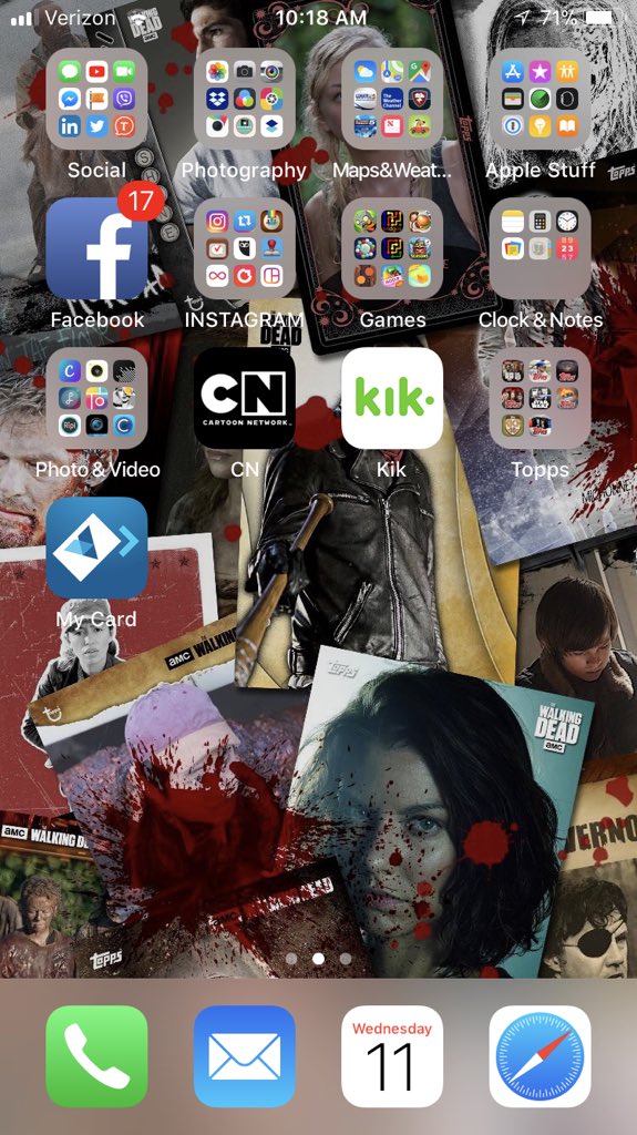 fighters4quinn's tweet photo. @ToppsDigital @ToppsTWD Set my #WallpaperWednesday #TWD100 #Toppstwd @WalkingDead_AMC @ToppsTWD HARLEYGIRL81 💀 https://t.co/Cma668pQf1