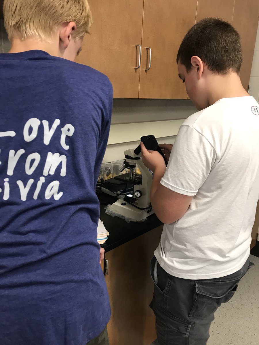 deemeister70's tweet photo. #eahsgo Looking at &amp; taking pics of cool animal, plant, bacteria, &amp; our own cheek cells under the microscope I Honors Bio. https://t.co/uJ78chog5q