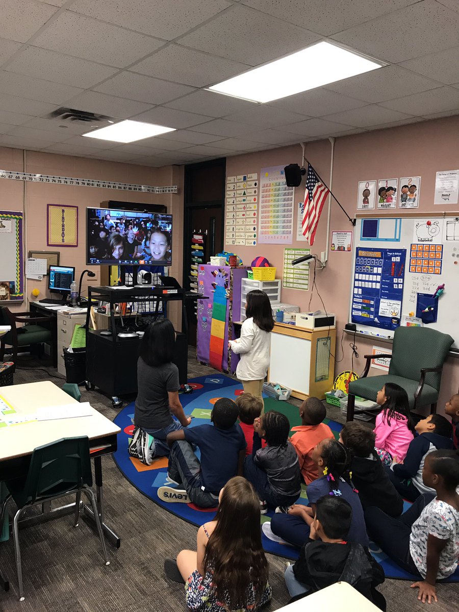 HumbleISD_HE's tweet photo. Ms. Gordon's 1st graders are Zoom Conferencing with a penpal class in California.They are meeting each other for the first time. @HumbleISD https://t.co/tszsg32zeE