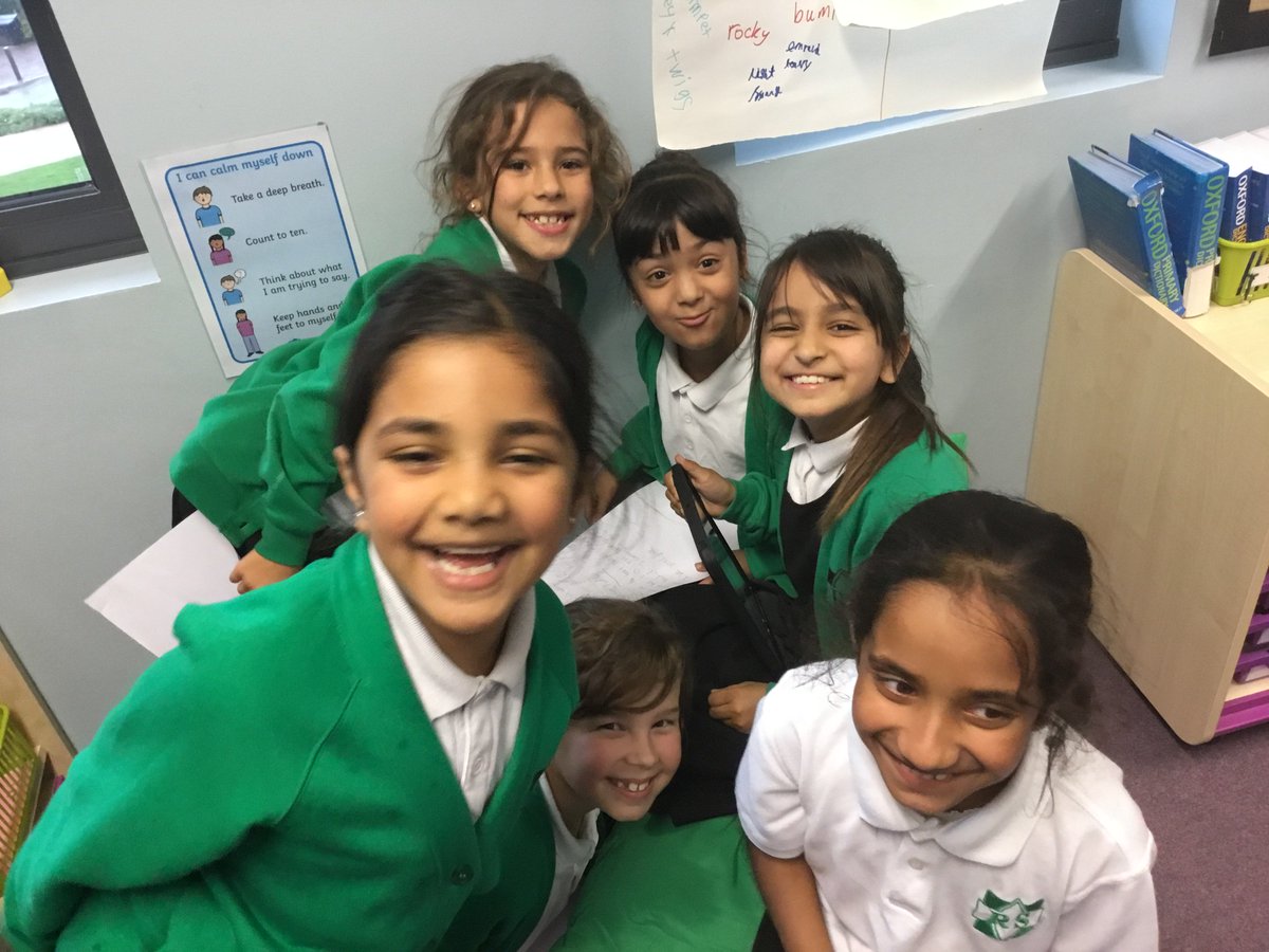 Y3Roundhay's tweet photo. In Maple class we have been recording our own radio adverts on the iPads! #thehistoryoftechnology https://t.co/LWgqDqmFDM