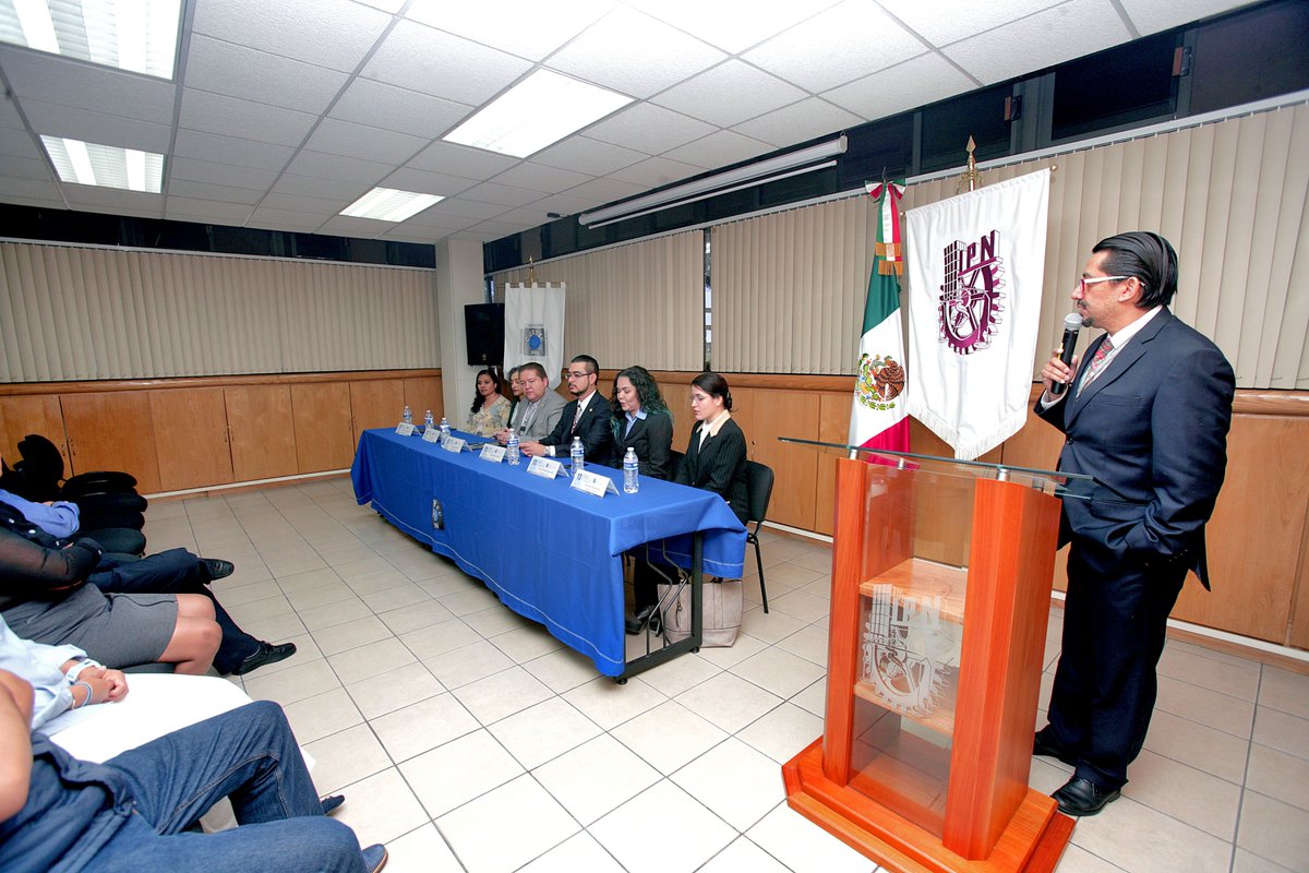 IPN_MX's tweet photo. #Entérate Abordan las tendencias de la tecnología de cómputo en el 
#CIDETEC. https://t.co/UgGVOrf7Ql https://t.co/jqApmWH7J4