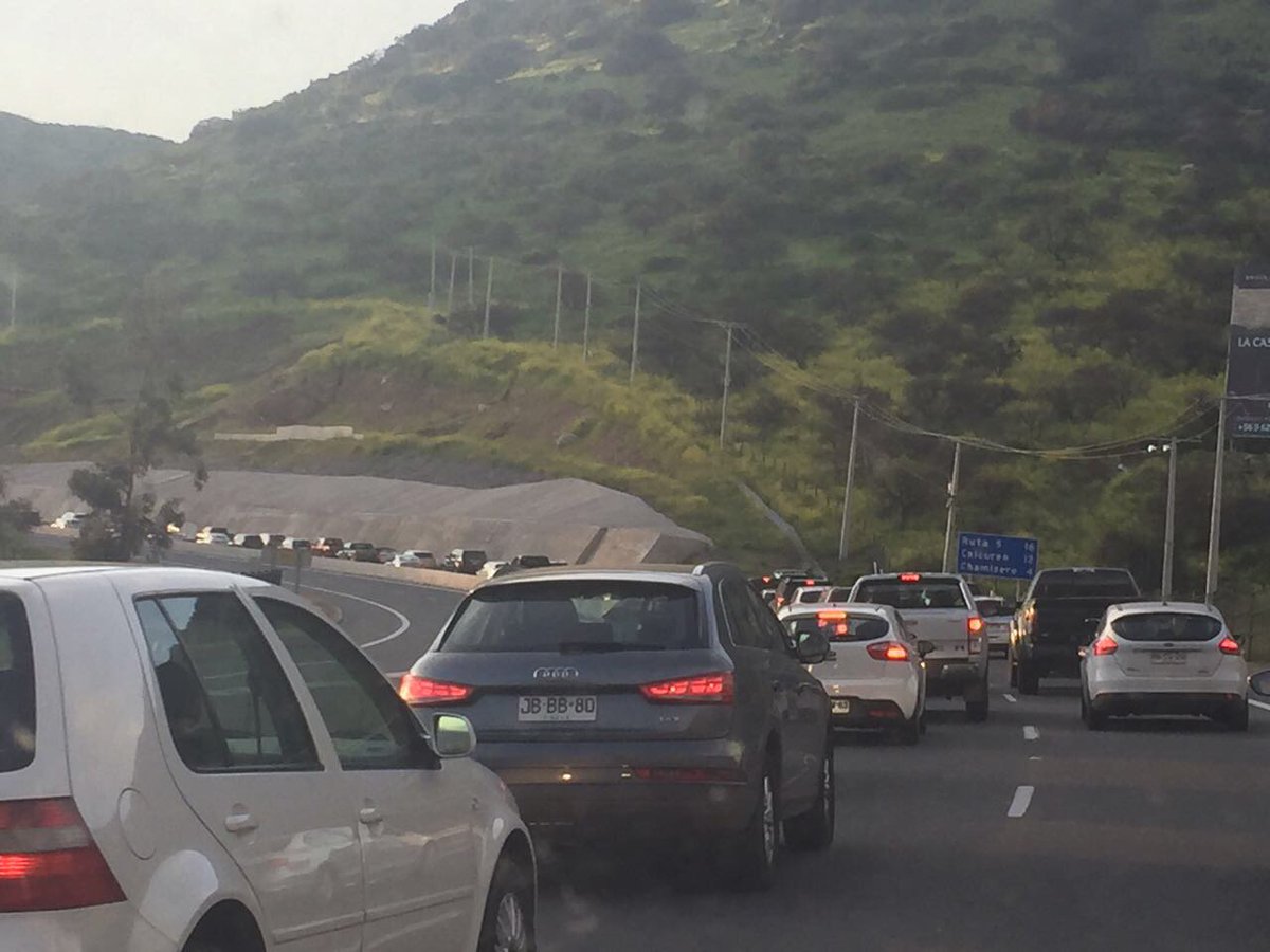 ColinasinTacos's tweet photo. Ayer el partido también comenzó mal... tremendo taco en la radial, antes del túnel. Así no se puede! https://t.co/B5V2Fdv5pD