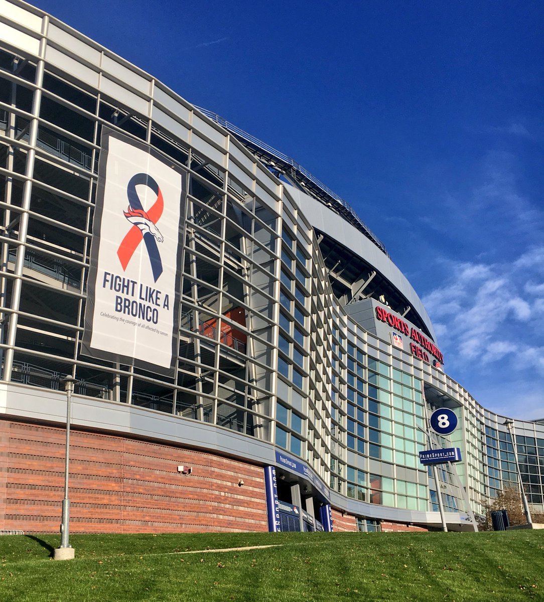 BroncosOffField's tweet photo. Celebrating the courage of all affected by cancer.

#FightLikeABronco | #BeAChampion https://t.co/SyVs8PKhBo