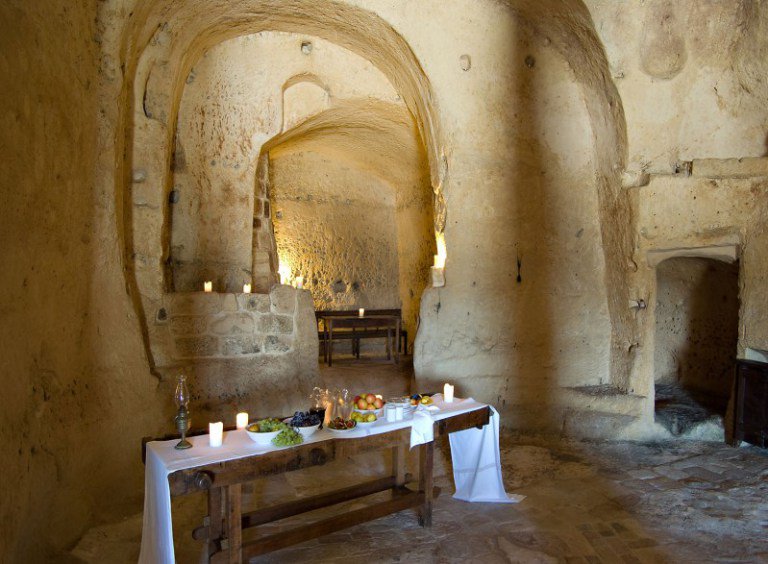 colorman_4's tweet photo. An incredible hotel ... in a cave of Italy 
https://t.co/TgPpsGTJ8G https://t.co/pqdbHBjZTd